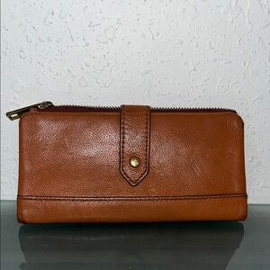 Fossil Lainie Brown Leather Clutch Wallet